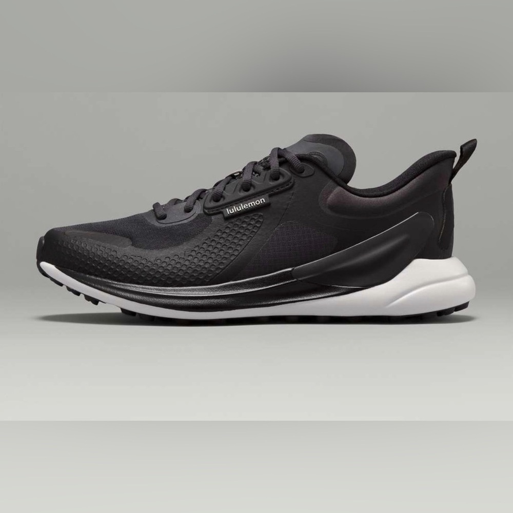 NWOB Lululemon Blissfeel Trail Womens Running Shoe Graphite Grey / Black / Vapor